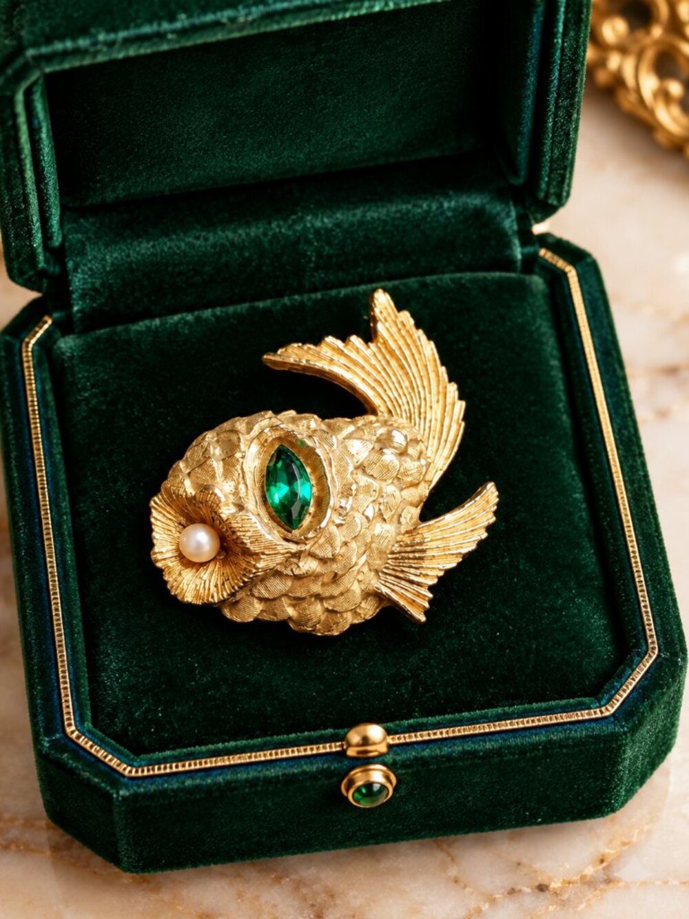 Vintage Signed ©Ledo Pufferfish Brooch Gold Tone Emerald Green Eye Pearl Accent